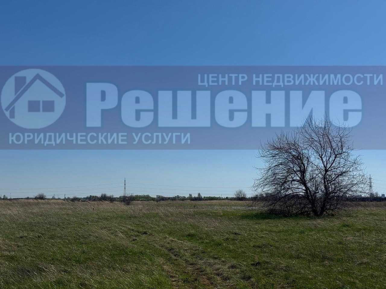 Предлагаем Вашему вниманию  ровный участок 13 соток в поселке Потанино, ул. Клубничная, 21!

+ Отличное место для постройки дома своей мечты! Вокруг природа и уединение, для тех, кто устал от шума  и суеты города.
+ Соседи вокруг активно строятся. Не пустырь.
+ Электричество рядом. 
+ Засыпана приле