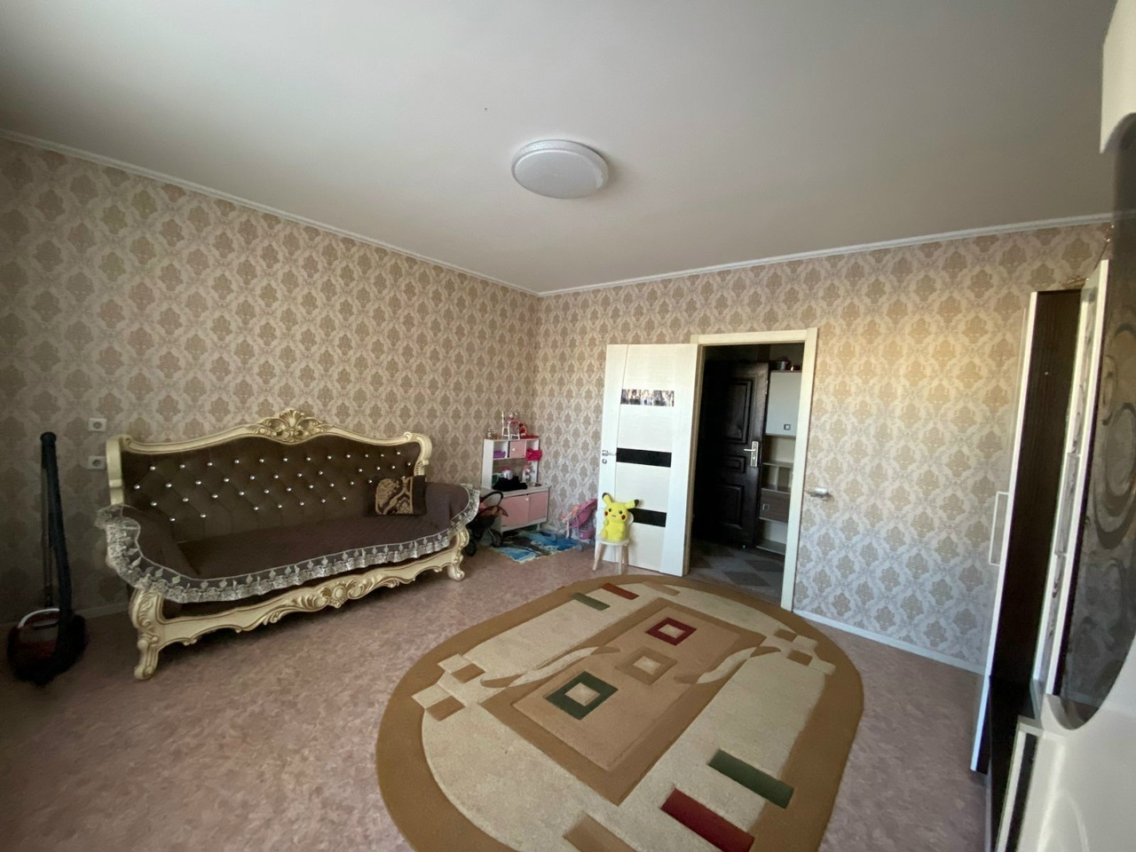 ДАННАЯ КВАРТИРА ПОДХОДИТ ПОД СЕМЕЙНУЮ ИПОТЕКУ ПОД 6%!!!
Продается очень просторная 2х комнатная квартира в хорошем дом, г. Копейск, ул. Короленко, 12а!
Идеальный вариант для семьи: места хватит всем!

+ Хороший 4 этаж
+ Улучшенная планировка
+ Комнаты раздельные
+ Просторная кухня  – мечта хозяйки
+