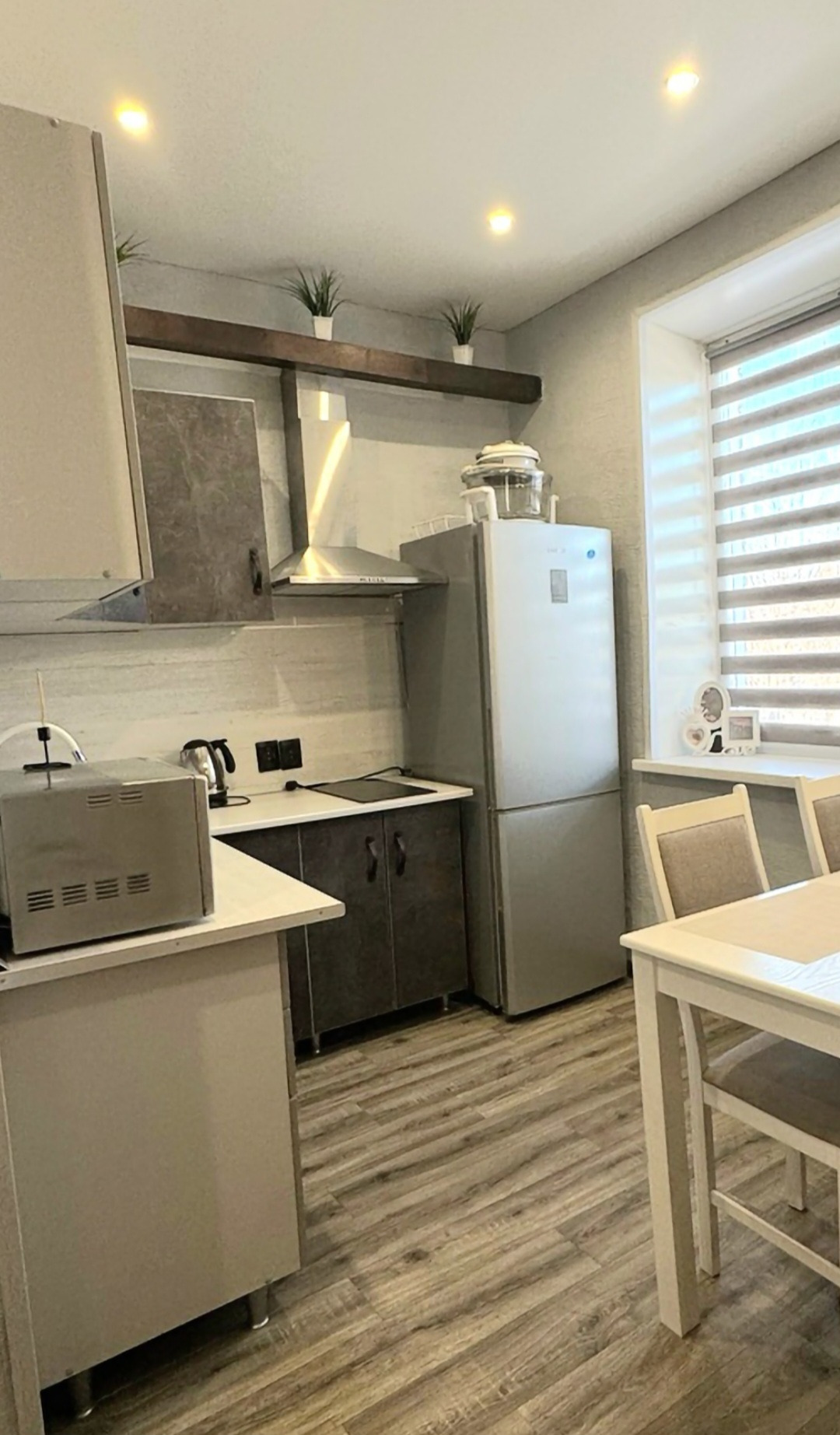 Просторная однушка ( студия + спальня)  в Старокамышинске — с огородом, стайкой и овощной ямой во дворе, теплым полом и мебелью в подарок! 🏡🌿

📍 Тихий, уютный поселок с развитой инфраструктурой и своей особенной атмосферой.

Что внутри:
🪟 Евроокна — светло и тепло
🚪 Хорошая входная железная дверь — 