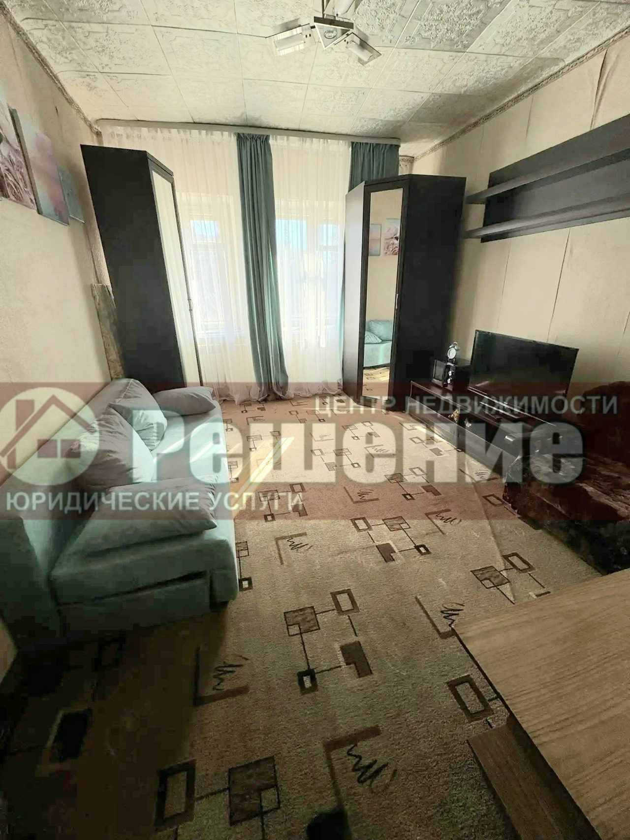 Продаются 2 комнаты : 20 и  19 м² в 4-комнатной квартире. Цена каждой: 1 280 000 ₽.
Локация: г. Копейск, пос. Советов, 5. 1/2 этаж, сталинский дом (высокие потолки, просторная квартира).

Почему это выгодно:
✅ Всё включено: мебель и техника на фото остаются в подарок.
✅ Свежий ремонт: обои, ковролин