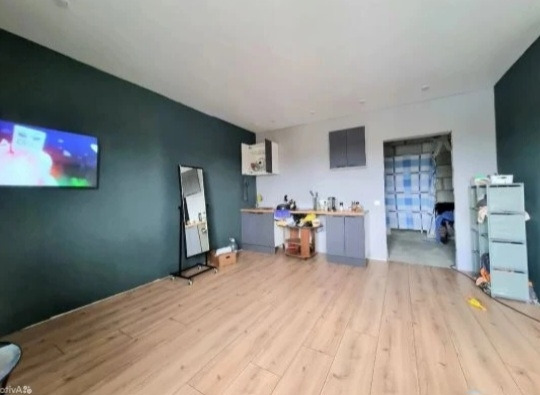 Продам тёплый дом в Бажово (44-я) — 110 м² уюта на 10 сотках 🏡🌿

📍 Посёлок Бажово — сухое место, свежий воздух, тишина. До остановки пешком 10 минут.

🏠 О доме:
· Год постройки — 2024 (почти новый)
· Планировка: кухня 24 м² + три отдельные комнаты
· Тёплые полы — комфорт в любое время года
· Электро