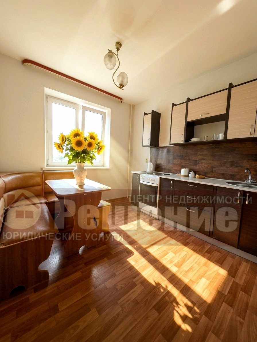 Предлагаем Вашему вниманию просторную 1 комнатную квартиру в г. Копейске, ул. Калинина, 15.

+ Евроокна
+ Квартира расположена на южной стороне
+ Кухня 9 кв.м. – мечта хозяйки
+ Межкомнатные двери
+ Санузел раздельный
+ Ванна в кафеле
+ На полу линолеум
+ В коридоре на стенах – декоративная штукатур