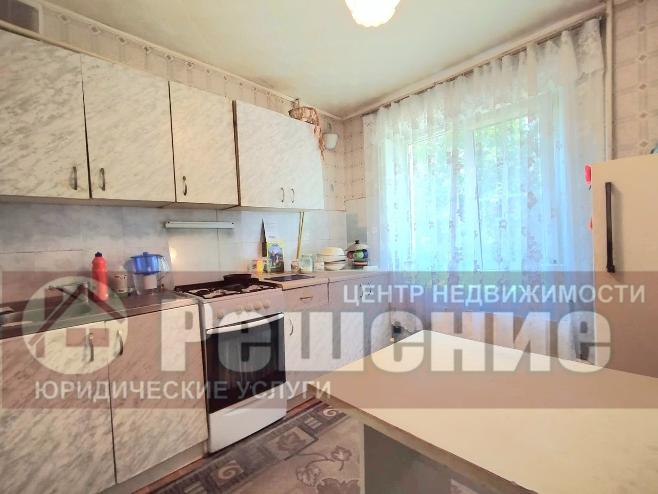 Предлагаем Вашему вниманию светлую, теплую 2 комнатную квартиру в п. Октябрьский, ул. Ленина, 6.
Отличное местоположение - рядом озеро, лес, свежий воздух!

+ Просторная кухня 9 кв.м.
+ Евроокна
+ Комнаты раздельные
+ Межкомнатные двери
+ Санузел раздельный (туалет обшит пластиковыми панелями)
+ Ква