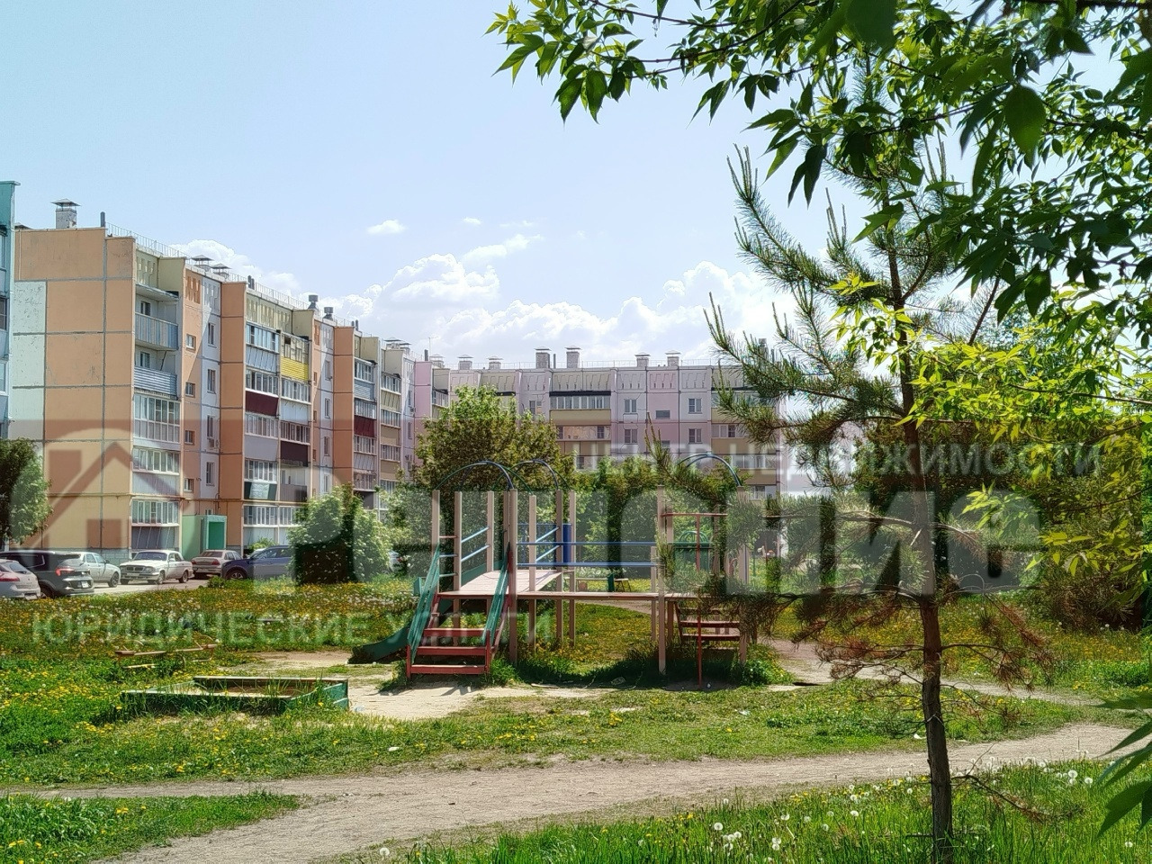 Данная квартира подходит под семейную ипотеку под 6%! 🏡💳
Продаётся уютная однокомнатная квартира в посёлке Октябрьский (ул. 21 Партсъезда, 4).
Озеро, лес, свежий воздух — идеальное место для жизни вдали от городской суеты, но со всем необходимым рядом.
🔑 Ключевые преимущества:
✅   Дом 2015 года с га