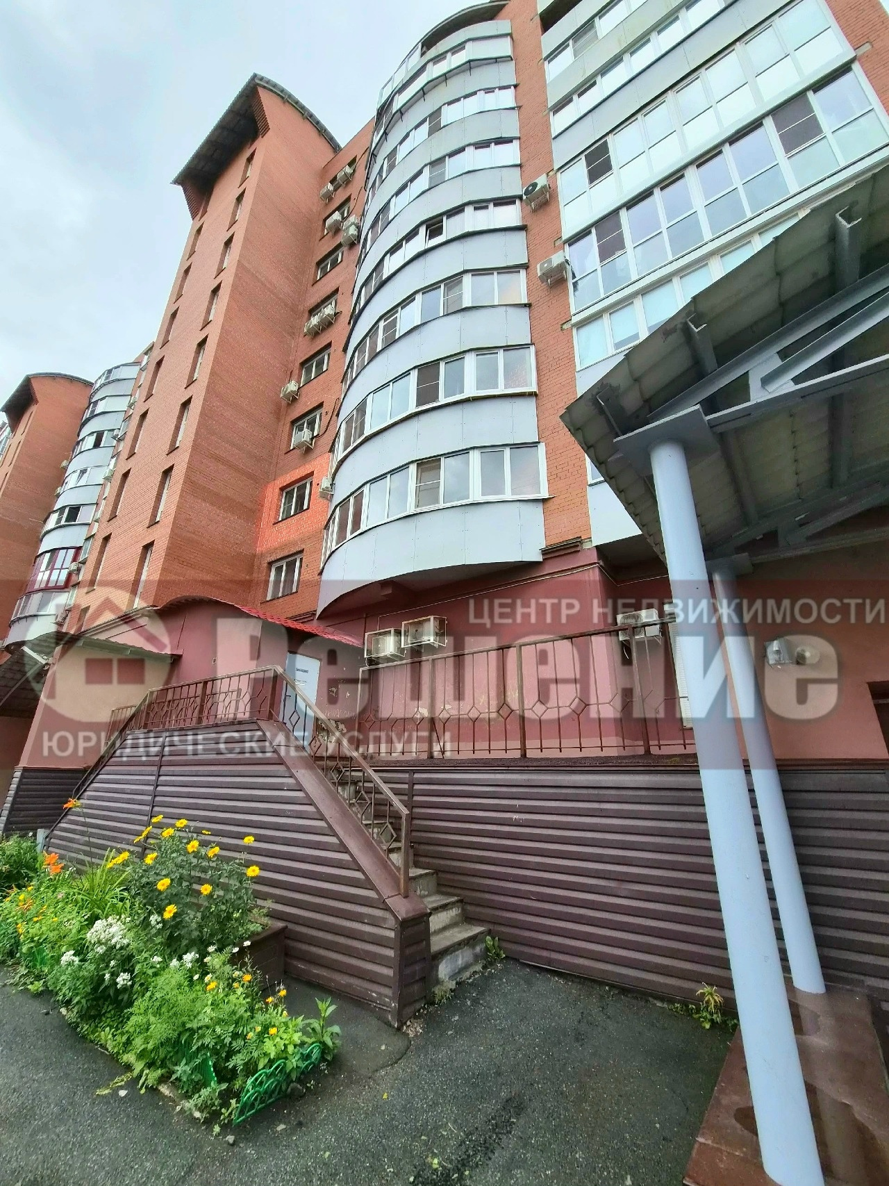 Идеальная трёшка в центре Копейска — простор, свет и продуманный комфорт 🏡✨
📍 пр. Коммунистический, 31 — престижный дом с закрытым двором, подземной парковкой и полной инфраструктурой внутри.
🔑 Что делает эту квартиру особенной:
· Три раздельные комнаты — у каждого своё пространство
· Просторная гос